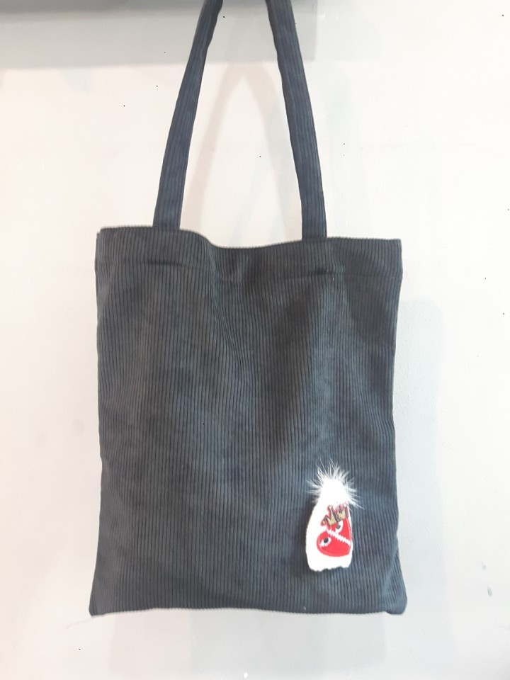 Brooch Golden eco bag ootd Clean and stylish, eleg