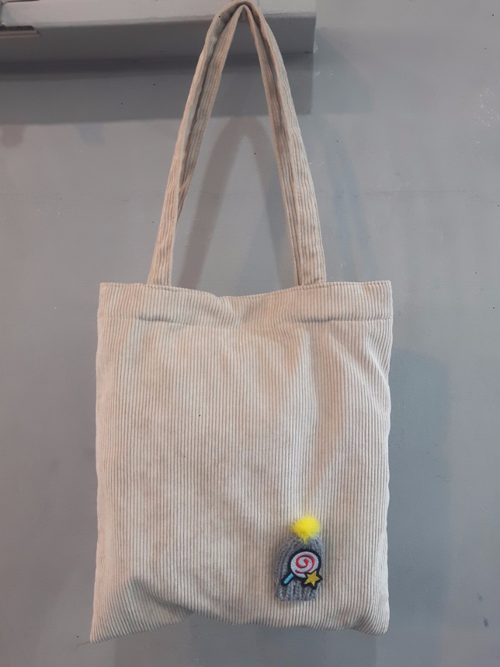 Brooch Golden eco bag ootd Clean and stylish, eleg