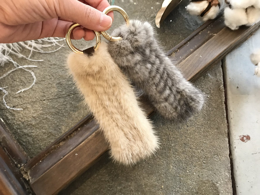Handmade Natural Mink Keyring 2COL Real Fox Keyhol