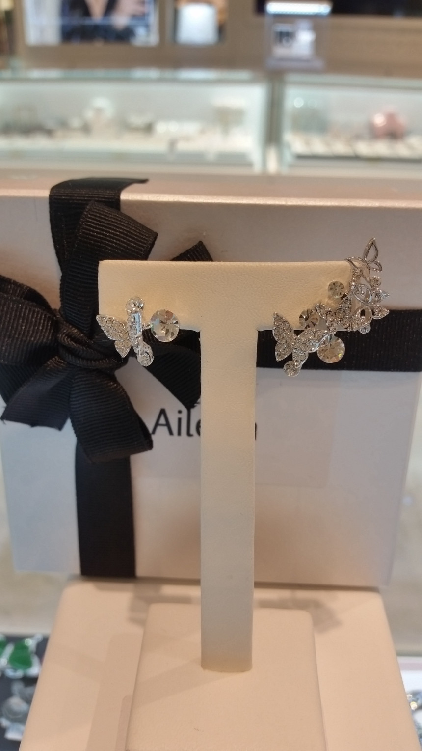 Eyeliner Agatha Button Earrings AJBE7412