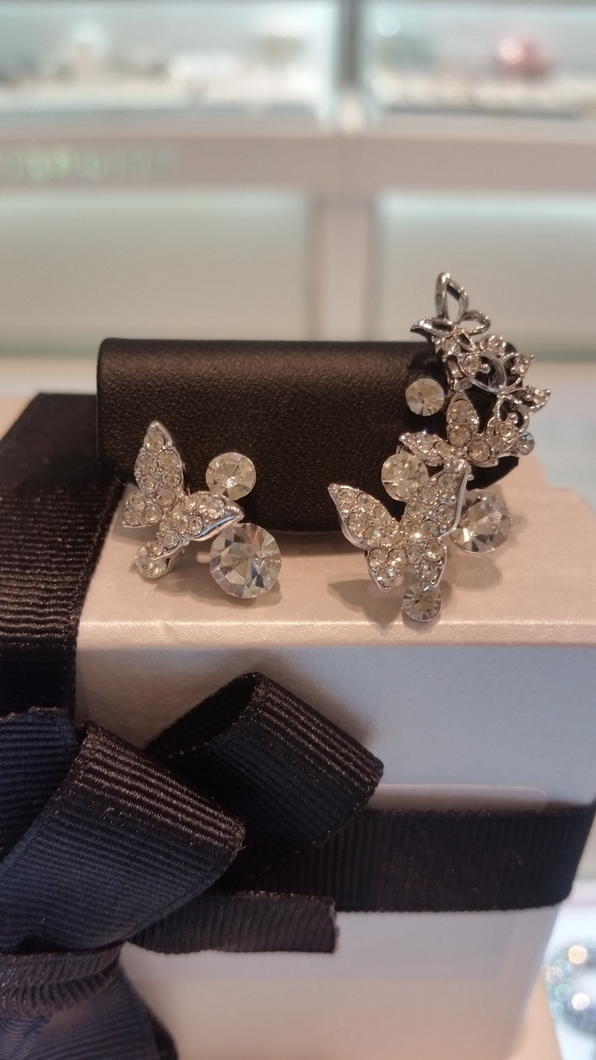 Eyeliner Agatha Button Earrings AJBE7412