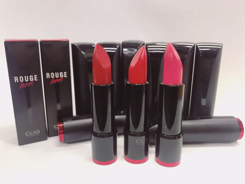 Clio touched the moment you touch! Accidental colo