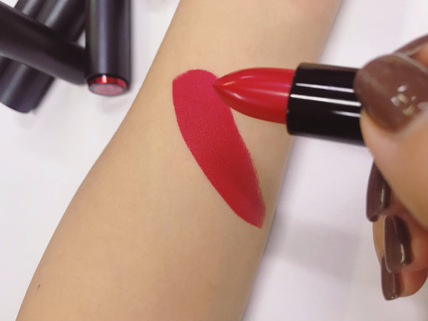 Clio touched the moment you touch! Accidental colo