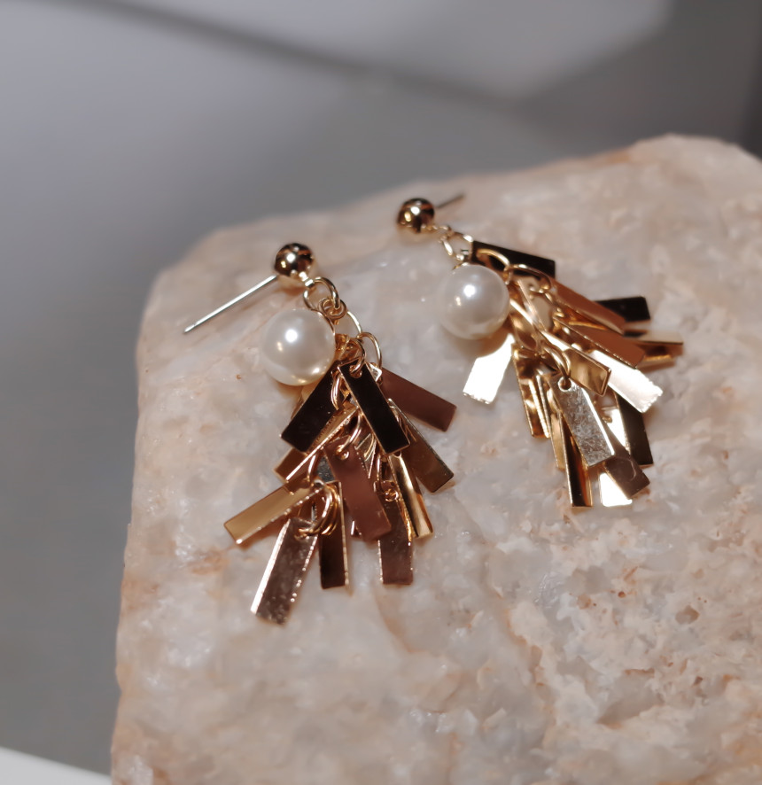 <b><p>NO.47 Rectangular cker Pel Point Drop Eris</p></b><b><p>NO.47 長方形カンカン パールポイント ドロップイヤリング ハンドメイド アデートグ</p></b><br /><br /><p align='center'>