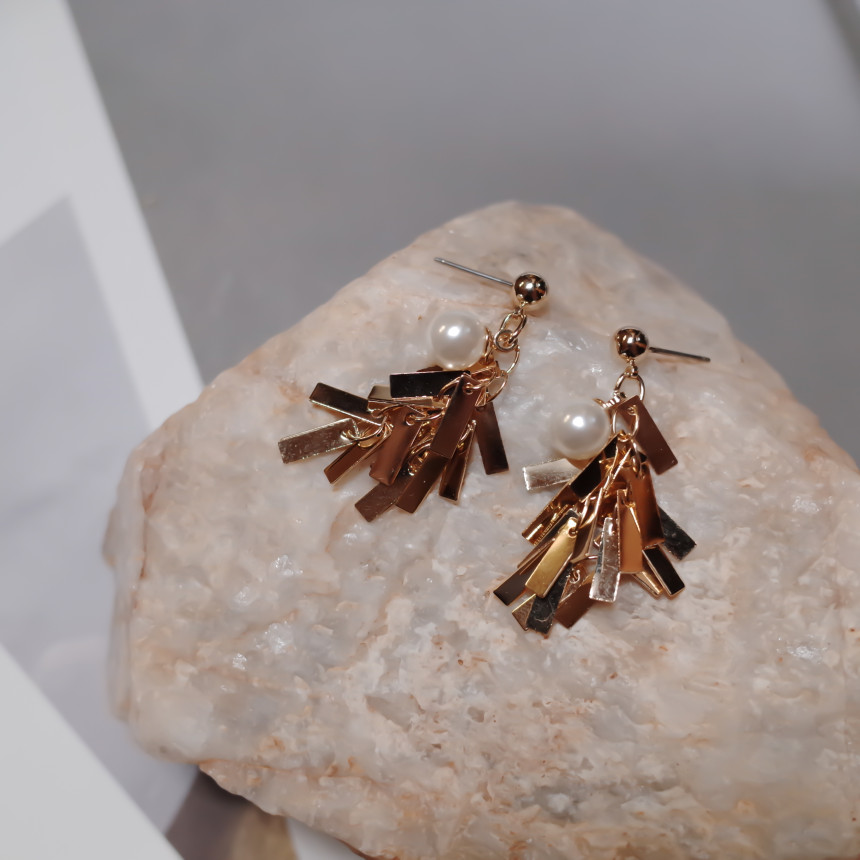 <b><p>NO.47 Rectangular cker Pel Point Drop Eris</p></b><b><p>NO.47 長方形カンカン パールポイント ドロップイヤリング ハンドメイド アデートグ</p></b><br /><br /><p align='center'>