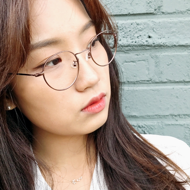 <b><p>Donggul glasses Korean Ultra light beta titium</p></b><b><p>ドングル メガネ 韓国語 超軽量 ベータ チタン 男テ 軽いテ 丸い</p></b><br /><br /><p align='center'>