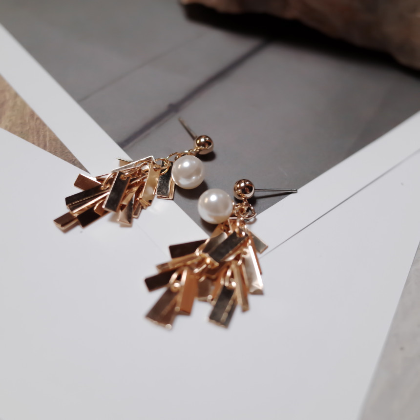 <b><p>NO.47 Rectangular cker Pel Point Drop Eris</p></b><b><p>NO.47 長方形カンカン パールポイント ドロップイヤリング ハンドメイド アデートグ</p></b><br /><br /><p align='center'>