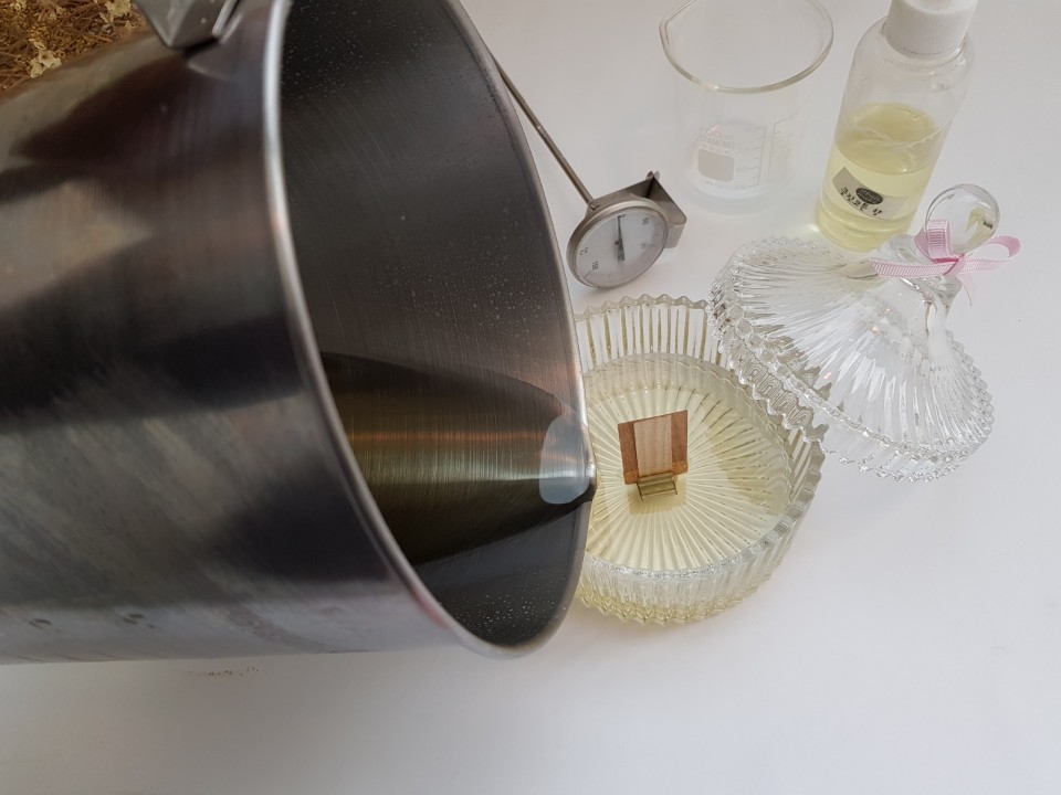 Merry Go Round Message Station Natural Soya Candle