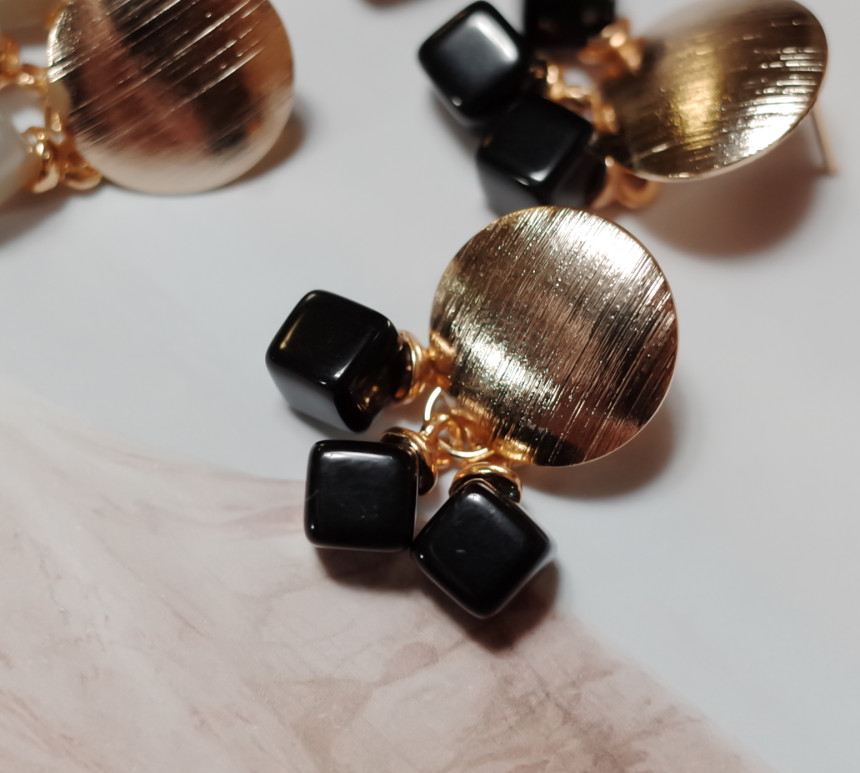 NO.48 Three Square Color Ball Metal Modern Earring