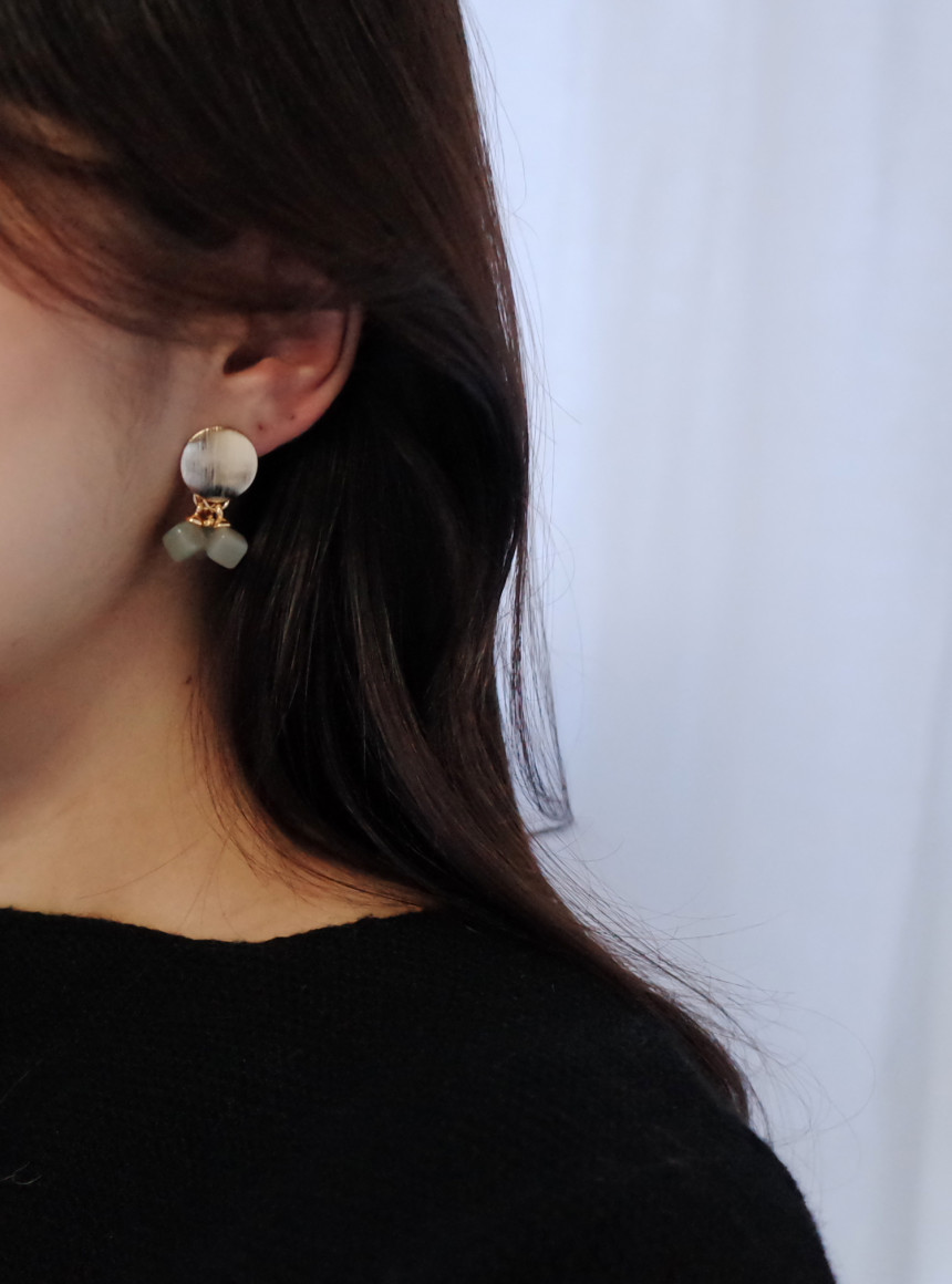 NO.48 Three Square Color Ball Metal Modern Earring