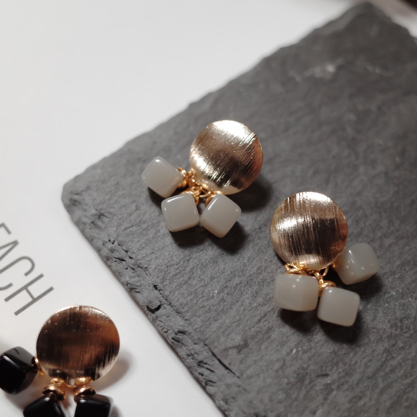 NO.48 Three Square Color Ball Metal Modern Earring