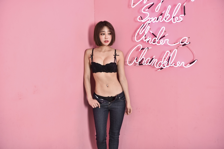 Sexy lace half cup bra set singlet pants woman und