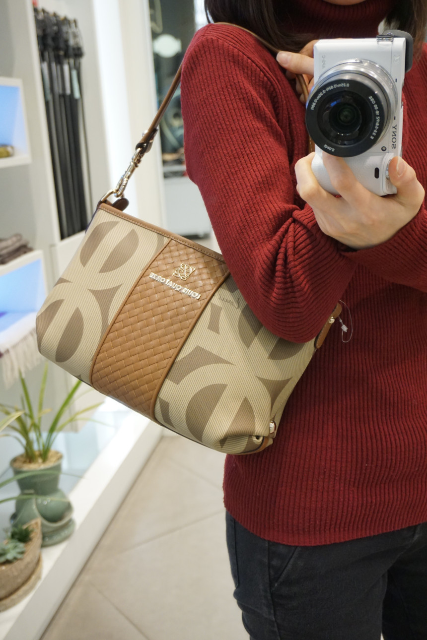 <b><p>Louis Cartche Signature Ptern Brown Women's</p></b><b><p>ルイカトジュシグネチャーパターンブラウン女性2WayショルダーバッグHG1NI09TA</p></b><br /><br /><p align='center'>