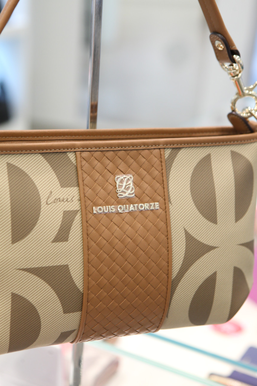 <b><p>Louis Cartche Signature Ptern Brown Women's</p></b><b><p>ルイカトジュシグネチャーパターンブラウン女性2WayショルダーバッグHG1NI09TA</p></b><br /><br /><p align='center'>