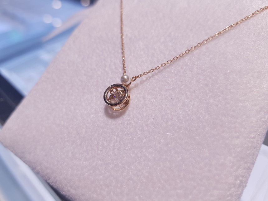 Stonehenge Dancing Stellar Necklace D0001