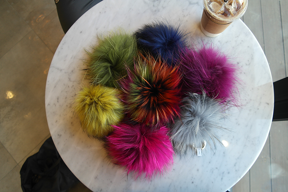 Real Raccoon Fur Foam Foam Keyring Big Size 12 Col