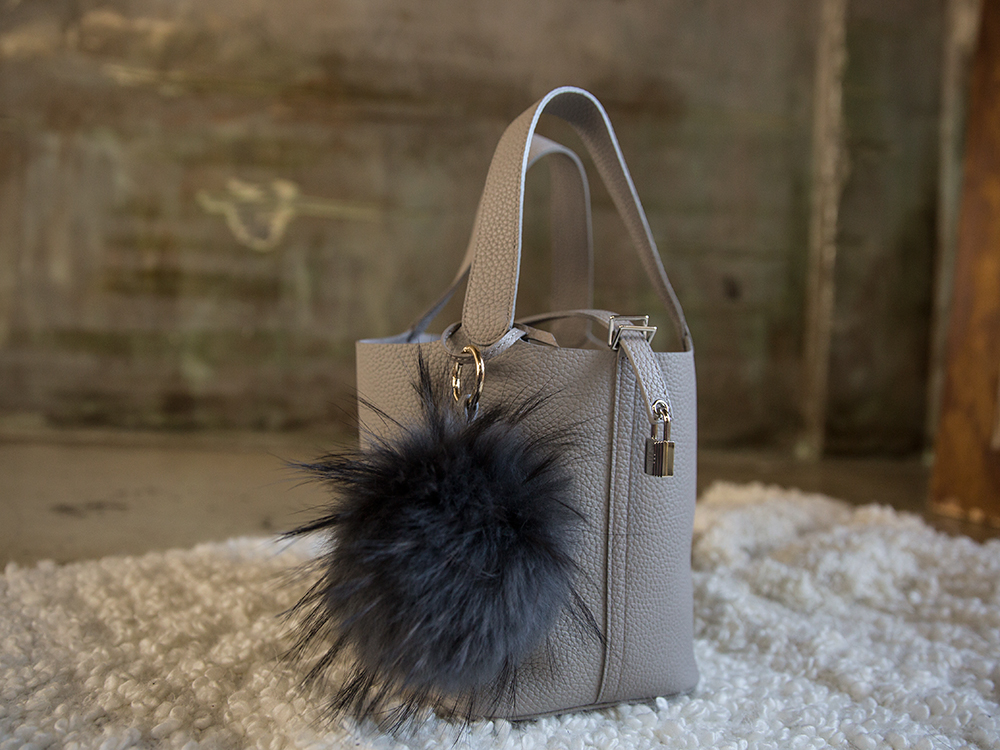 Real Raccoon Fur Foam Foam Keyring Big Size 12 Col