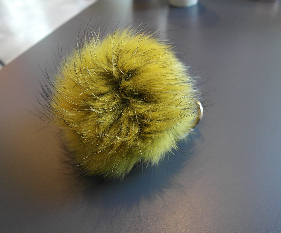 Real Raccoon Fur Foam Foam Keyring Big Size 12 Col