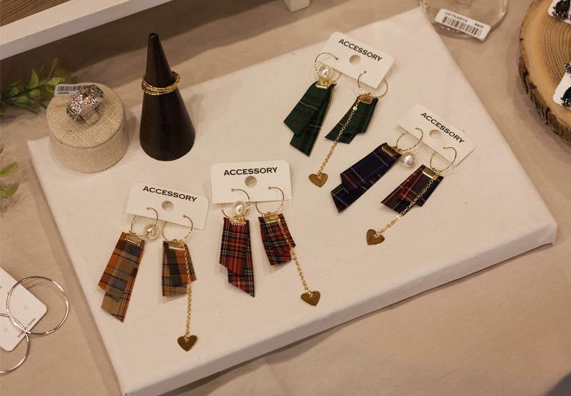 Check Race Uncircle Earrings Earrings Possible Pre