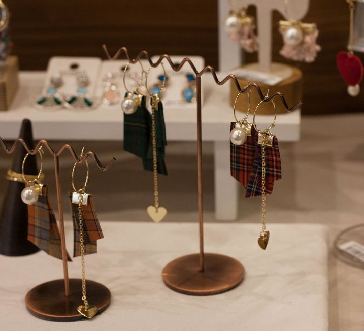 Check Race Uncircle Earrings Earrings Possible Pre