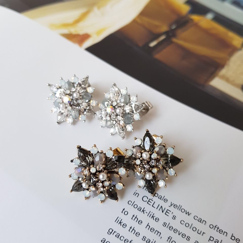 Yen crystal Cubic earrings Elegantly trendy stylin