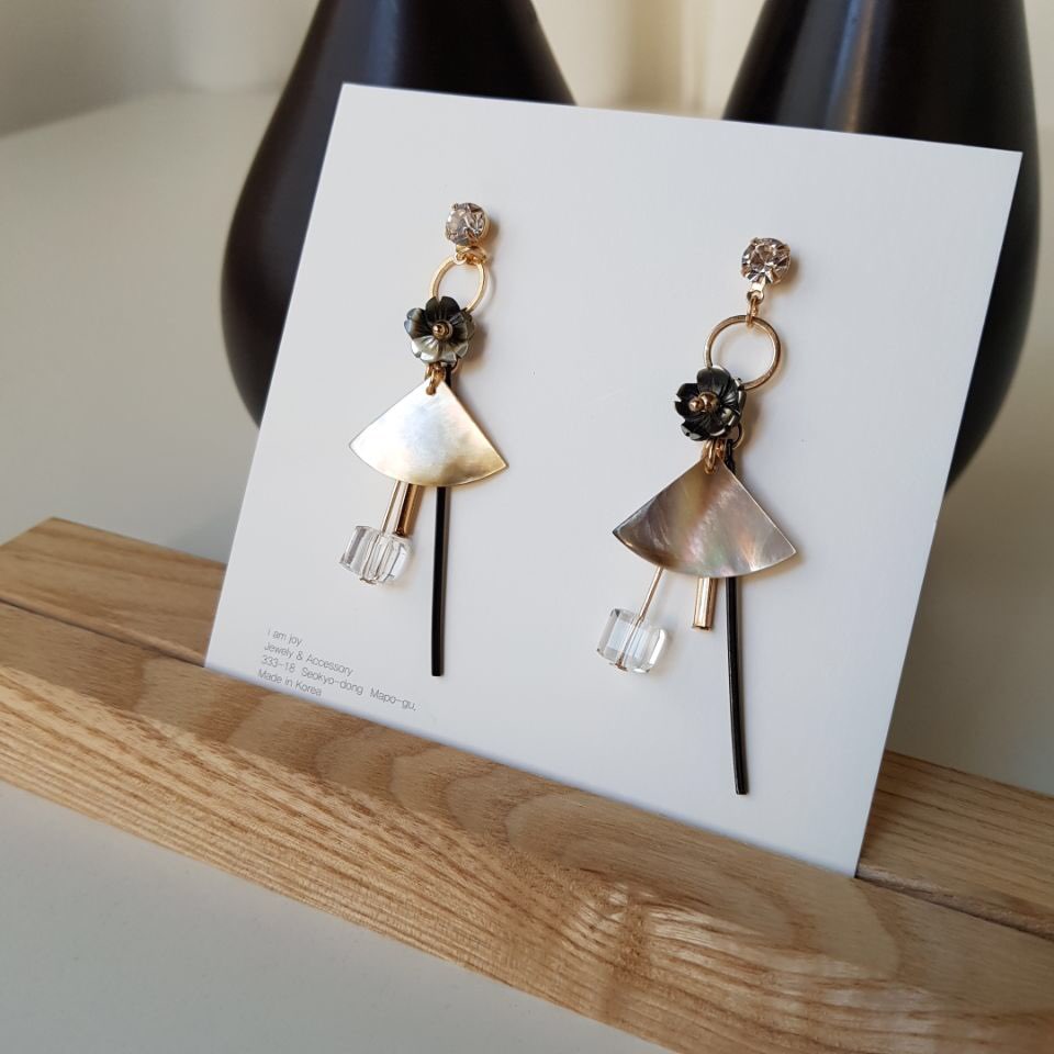 Laputa mother-of-pearl crystal drop earrings sense