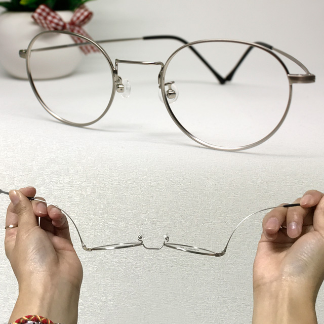 <b><p>Donggul glasses Korean Ultra light beta titium</p></b><b><p>ドングル メガネ 韓国語 超軽量 ベータ チタン 男テ 軽いテ 丸い</p></b><br /><br /><p align='center'>