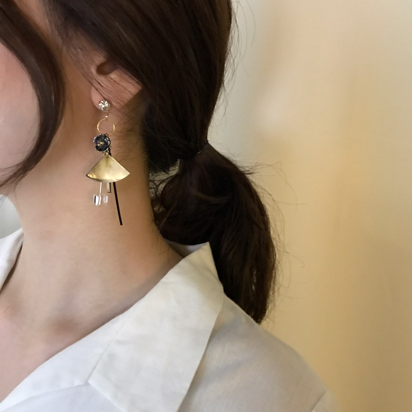 Laputa mother-of-pearl crystal drop earrings sense