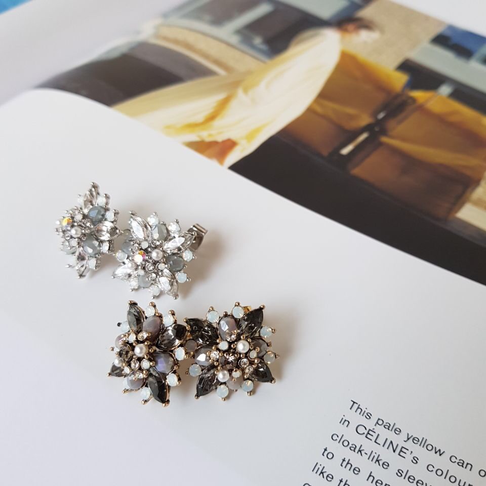 Yen crystal Cubic earrings Elegantly trendy stylin