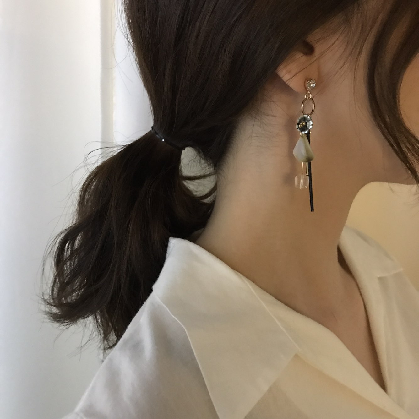 Laputa mother-of-pearl crystal drop earrings sense