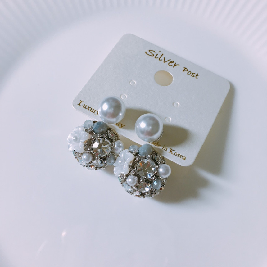 Luce Lovely white two-way ball earrings LKJ0906 Fe