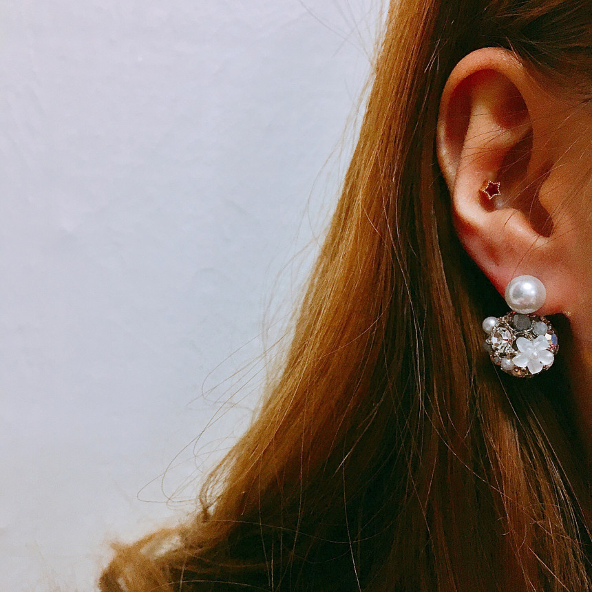 Luce Lovely white two-way ball earrings LKJ0906 Fe