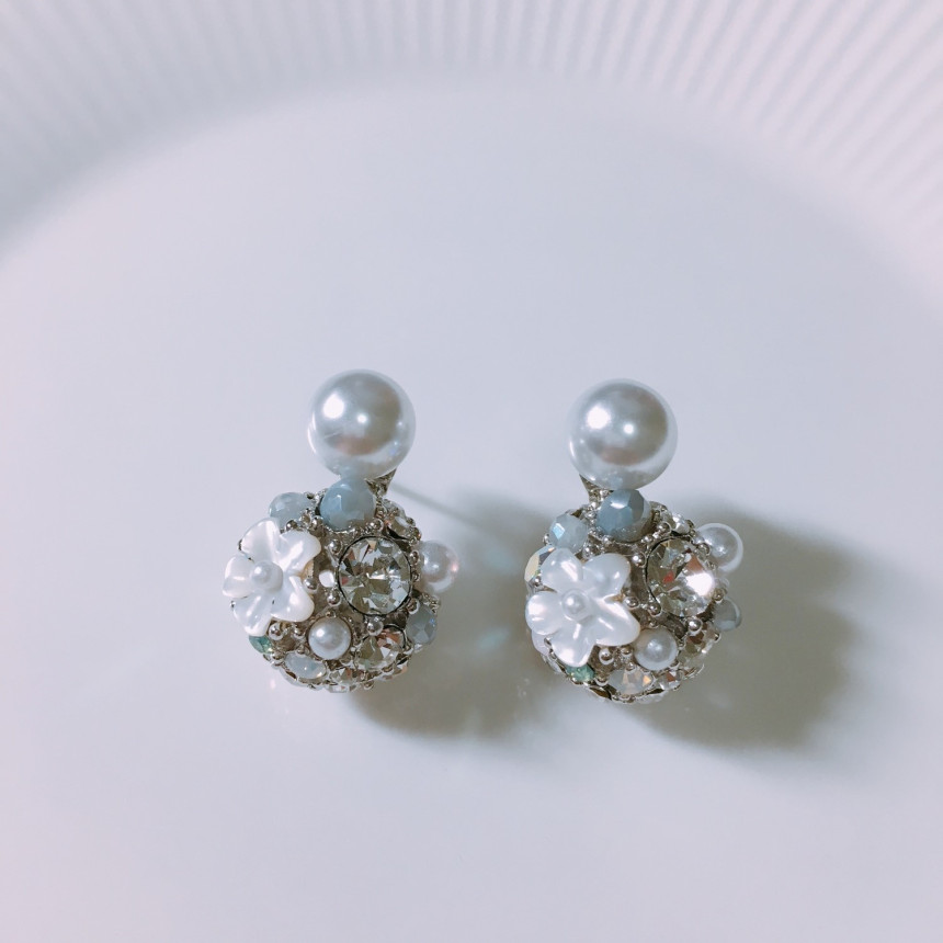 Luce Lovely white two-way ball earrings LKJ0906 Fe