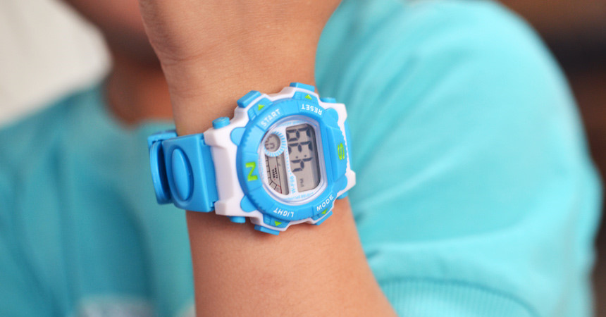 <b><p>child Elementary stud ctronic wat 10 colors</p></b><b><p>子供 小学生 電子 腕時計 10色 30M 防水 2018年 児童 男の子</p></b><br /><br /><p align='center'>