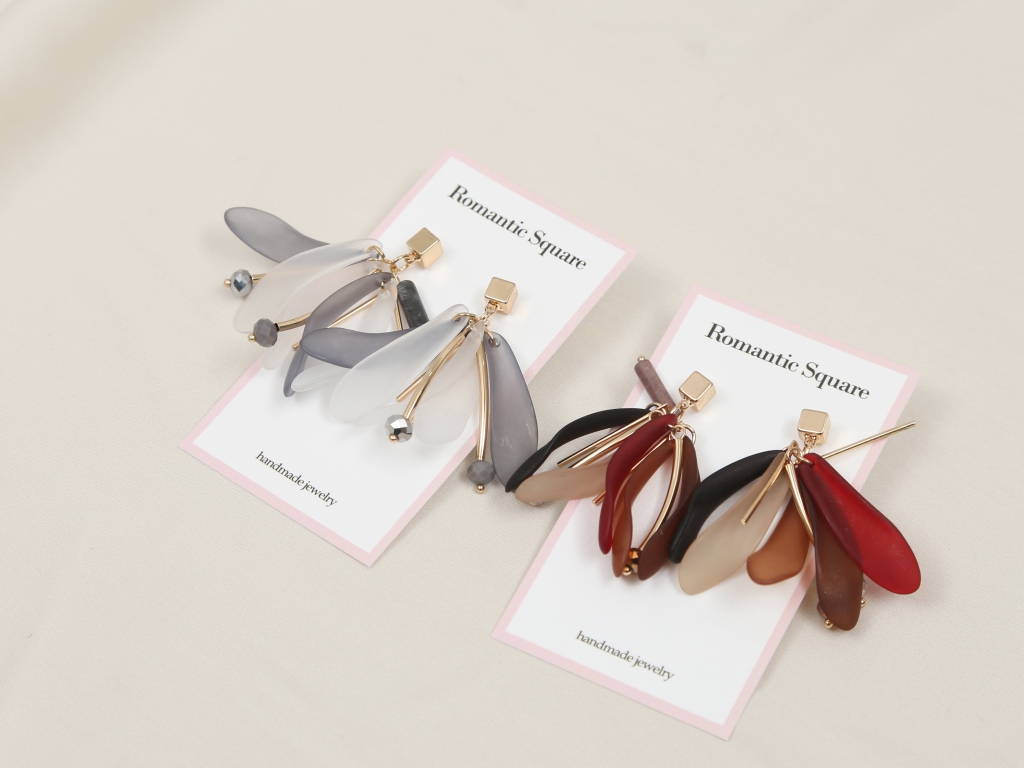 Year-end party bold drop earrings 12 kinds Antique