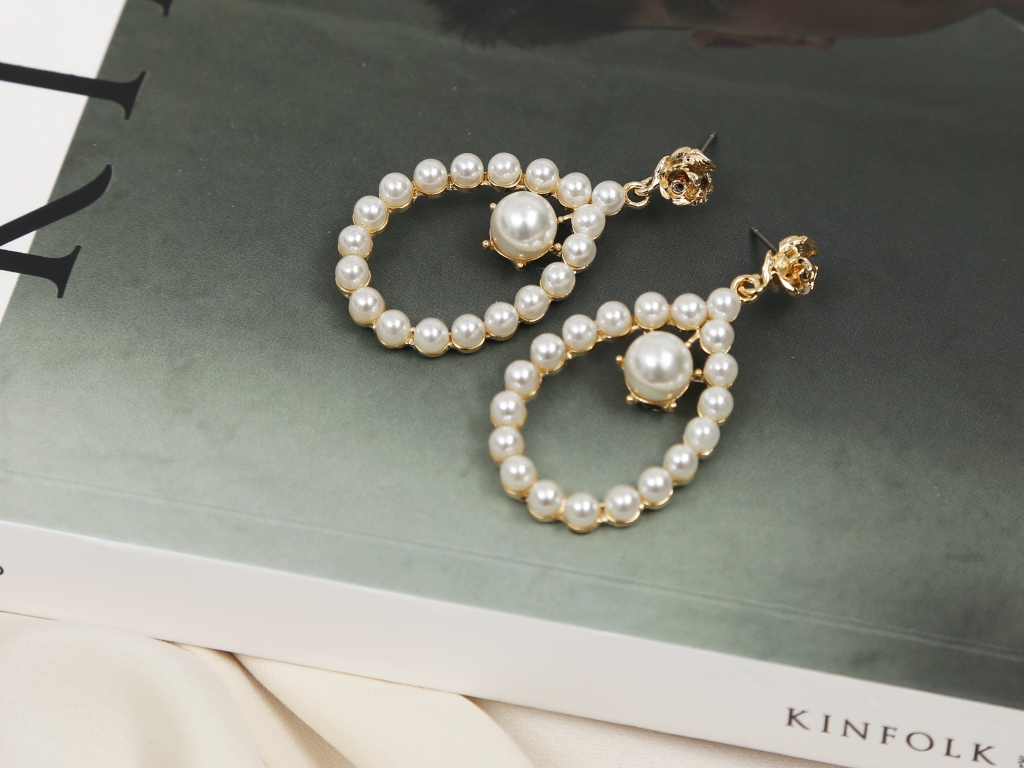 Year-end party bold drop earrings 12 kinds Antique