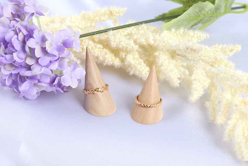 <b><p>Rose Gold Mi cutting Guard Luxurious accessoes</p></b><b><p>ローズゴールド マイ カッティング ガードリ 高級感のあるアクセサリー 愛を感じ</p></b><br /><br /><p align='center'>