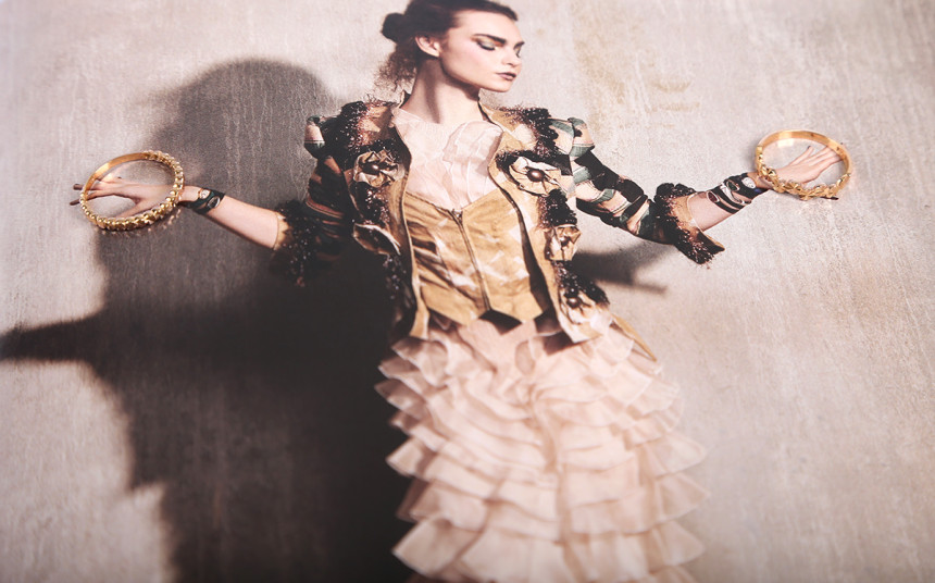 <b><p>Rose Gold Mi cutting Guard Luxurious accessoes</p></b><b><p>ローズゴールド マイ カッティング ガードリ 高級感のあるアクセサリー 愛を感じ</p></b><br /><br /><p align='center'>