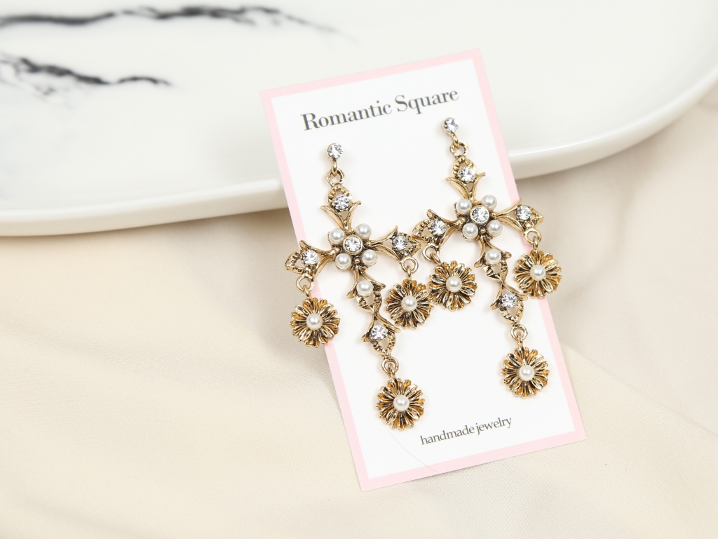 Year-end party bold drop earrings 12 kinds Antique