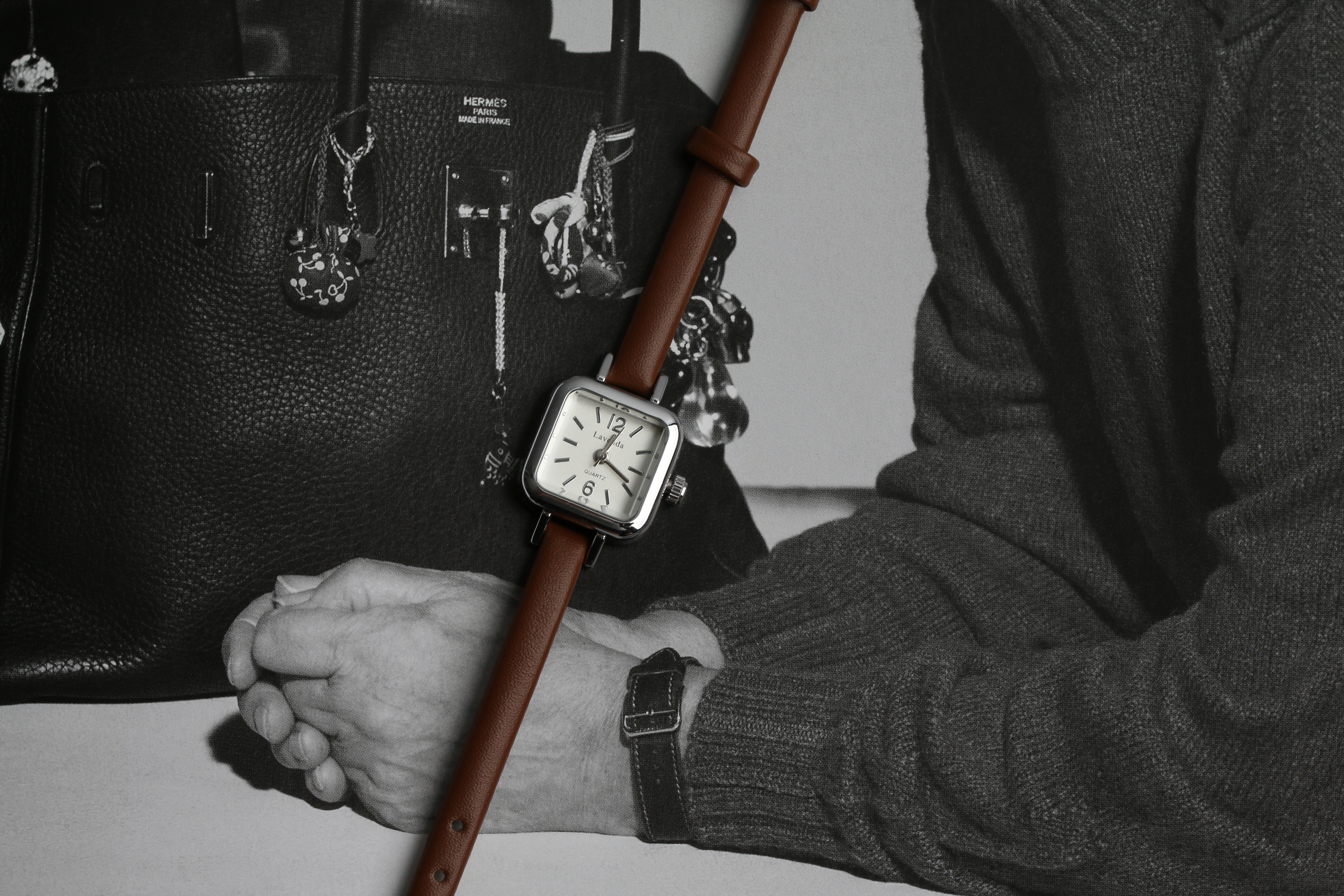 <b><p>thin leaer clock ma wrist square fason 30</p></b><b><p>薄い レザー 時計 女性の手首 正方形 ファッション 30貸し出し フレンドの贈り物</p></b><br /><br /><p align='center'>