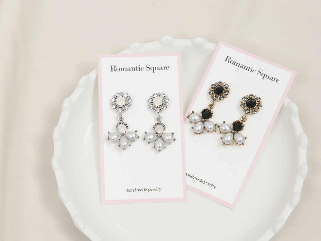 Year-end party bold drop earrings 12 kinds Antique