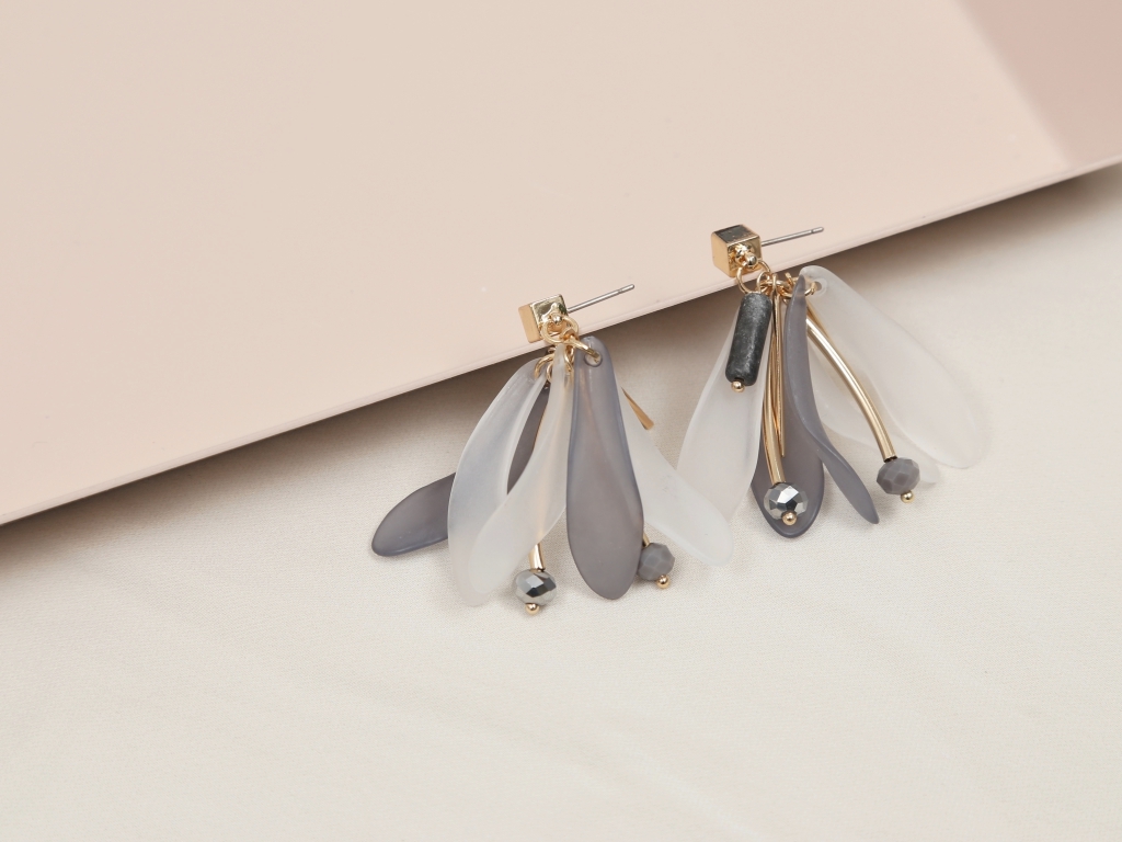 Year-end party bold drop earrings 12 kinds Antique