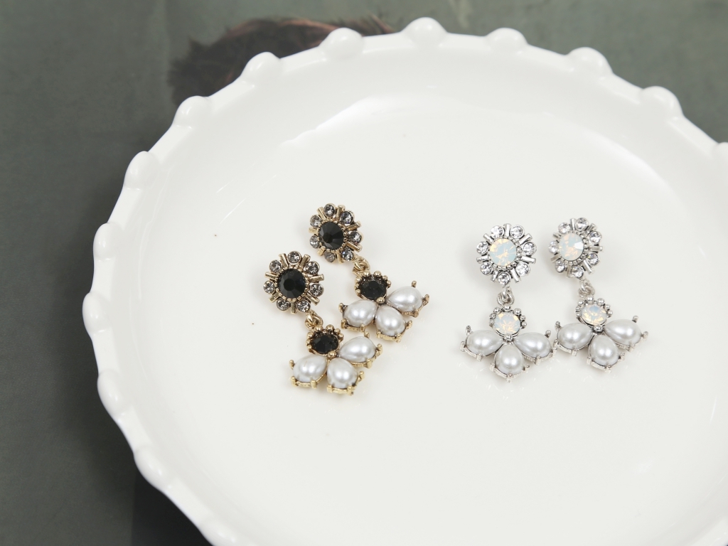 Year-end party bold drop earrings 12 kinds Antique