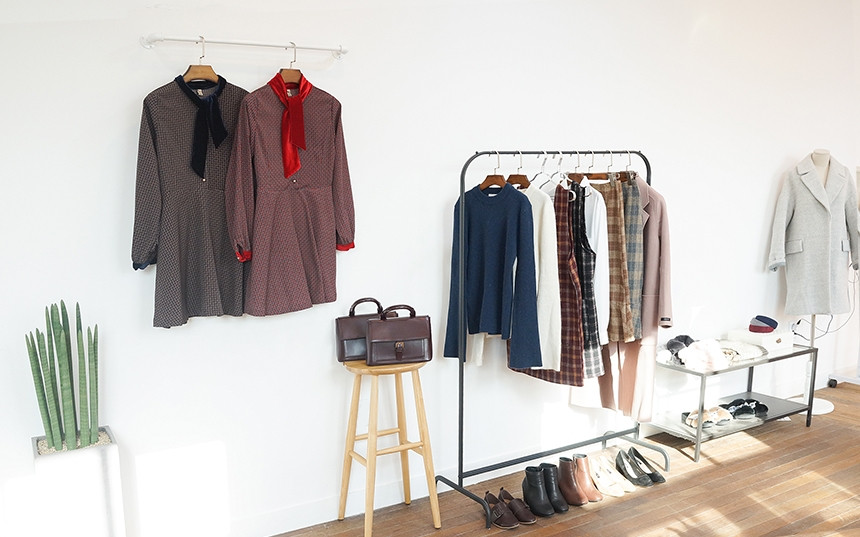 <b><p>Front pocket Mini bu bag Instute fashi Ey</p></b><b><p>フロントポケットミニバケットバッグインスタファッション簡単イーカジュアルショーポベク簡単バッグ可愛ら</p></b><br /><br /><p align='center'>