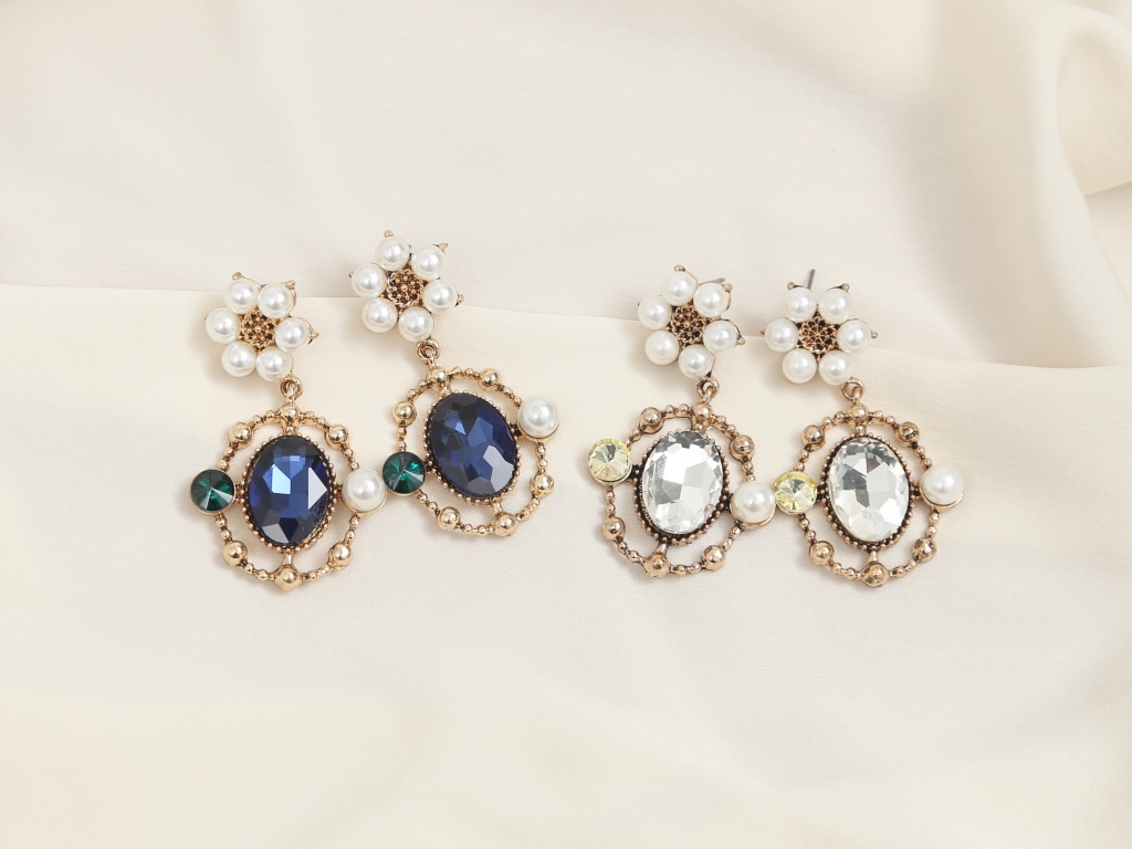 Year-end party bold drop earrings 12 kinds Antique