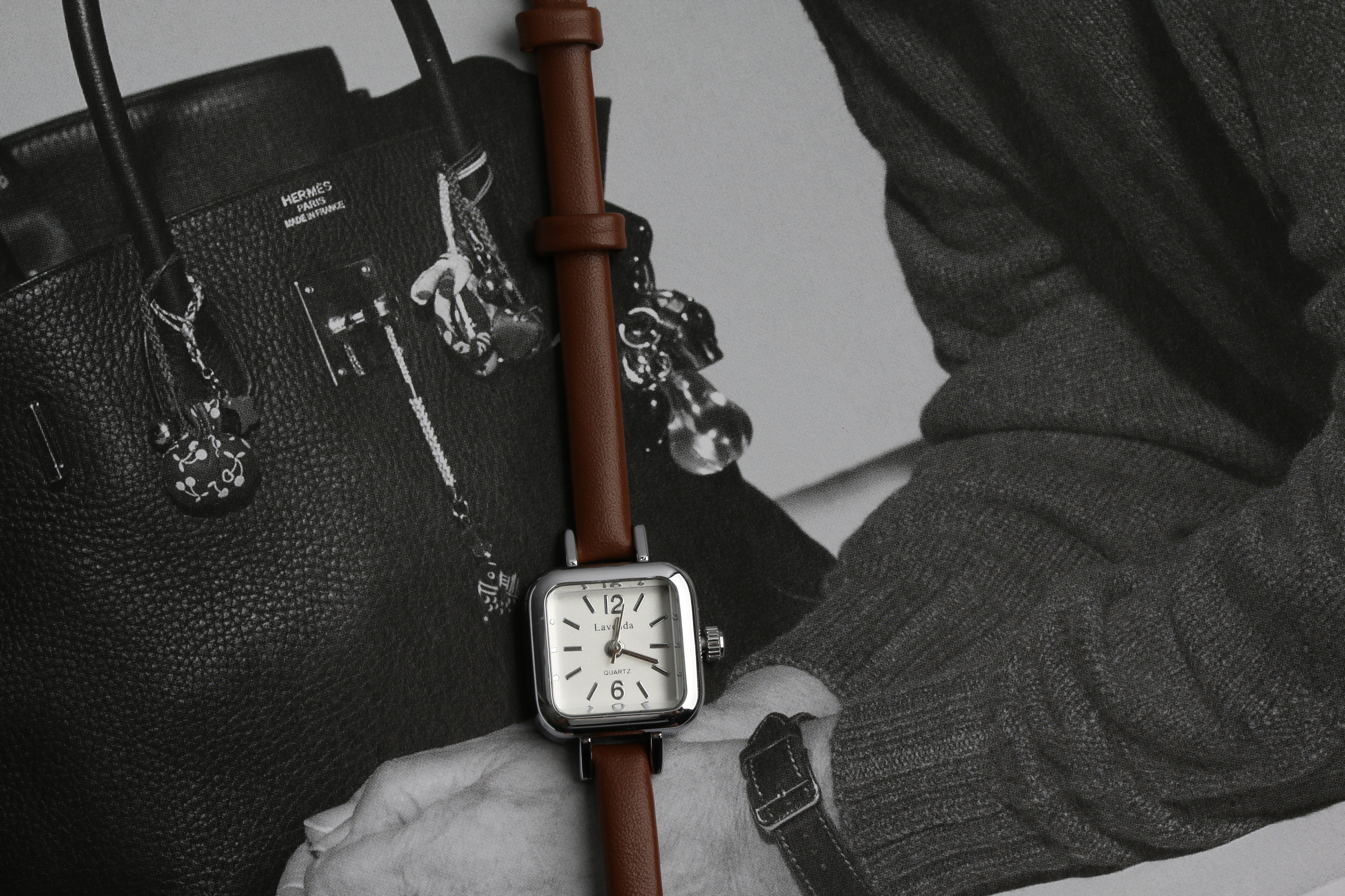 <b><p>thin leaer clock ma wrist square fason 30</p></b><b><p>薄い レザー 時計 女性の手首 正方形 ファッション 30貸し出し フレンドの贈り物</p></b><br /><br /><p align='center'>