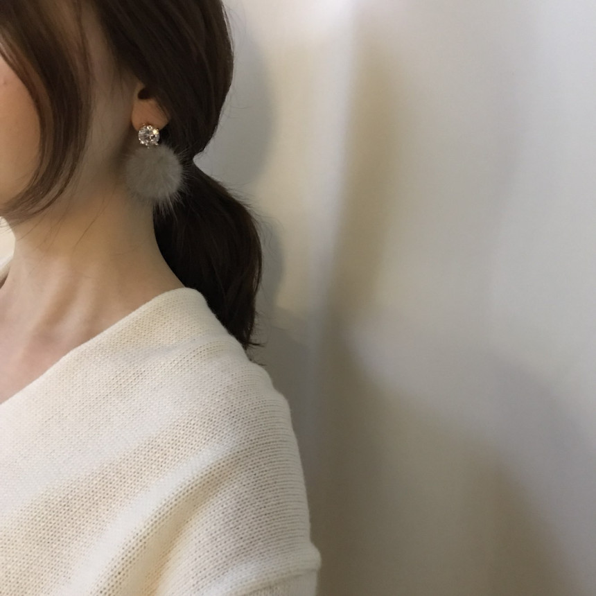 Cubic ball mink earrings Minimal cuticle coordinat