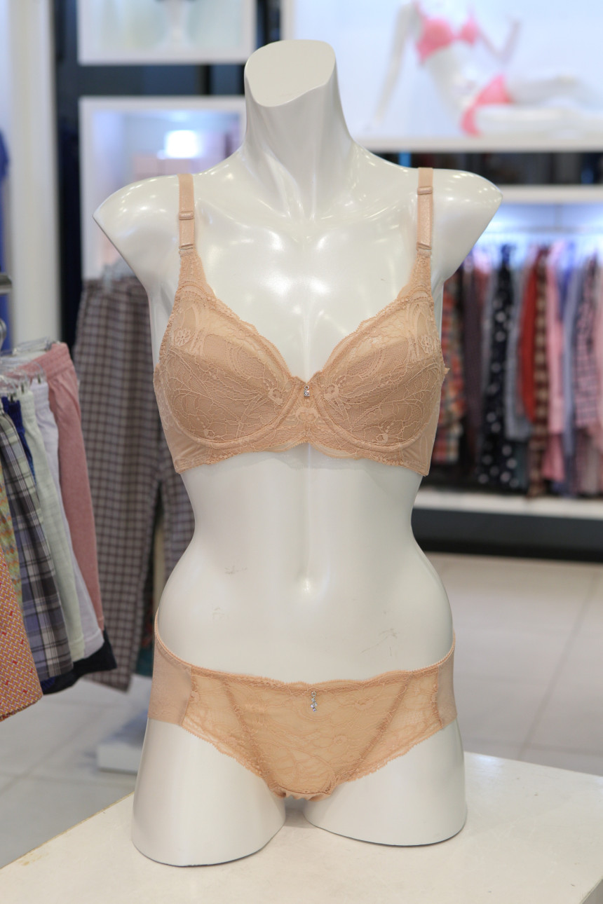 Venus double wing functional full cup brass skin c