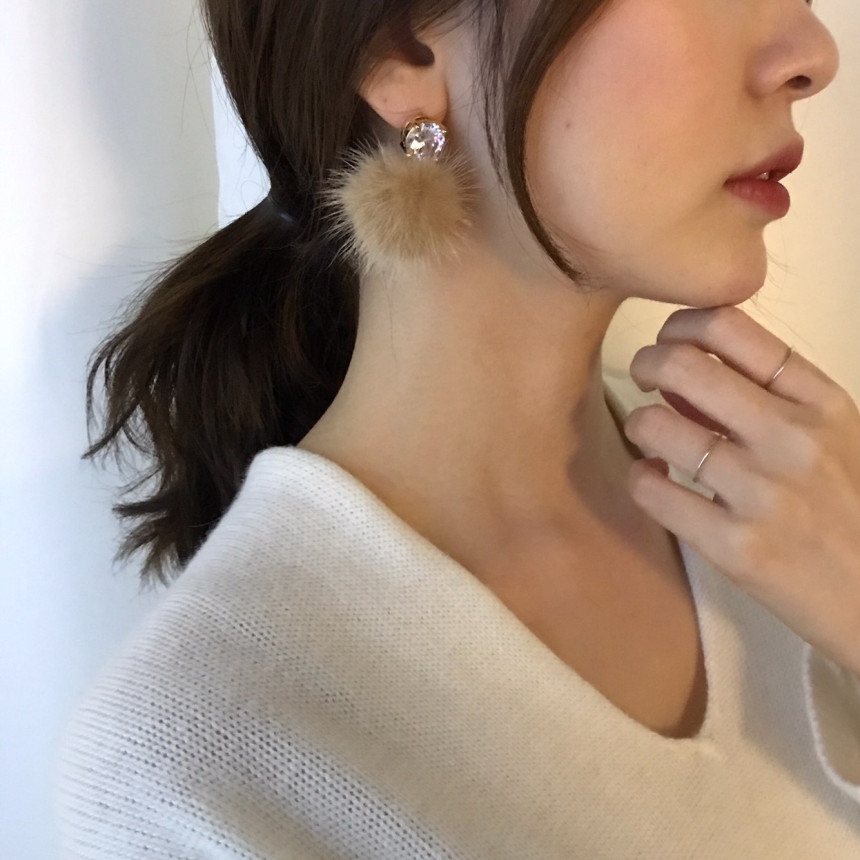 Cubic ball mink earrings Minimal cuticle coordinat