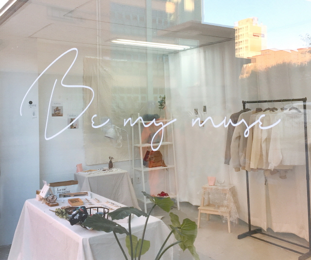 Swarovski polka dots Long drop earrings Stone Cubi
